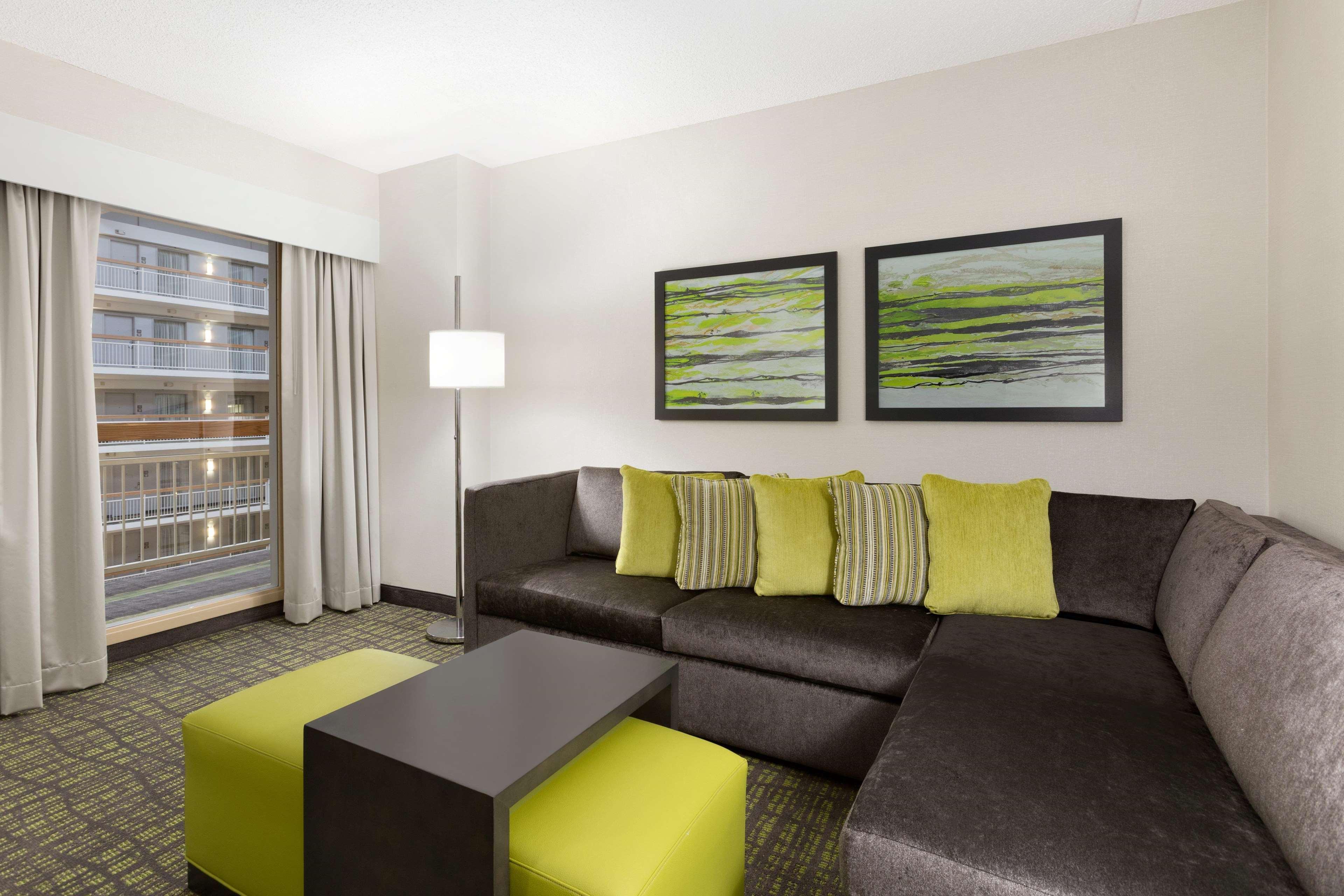 Embassy Suites Newark - Wilmington/South Exterior foto