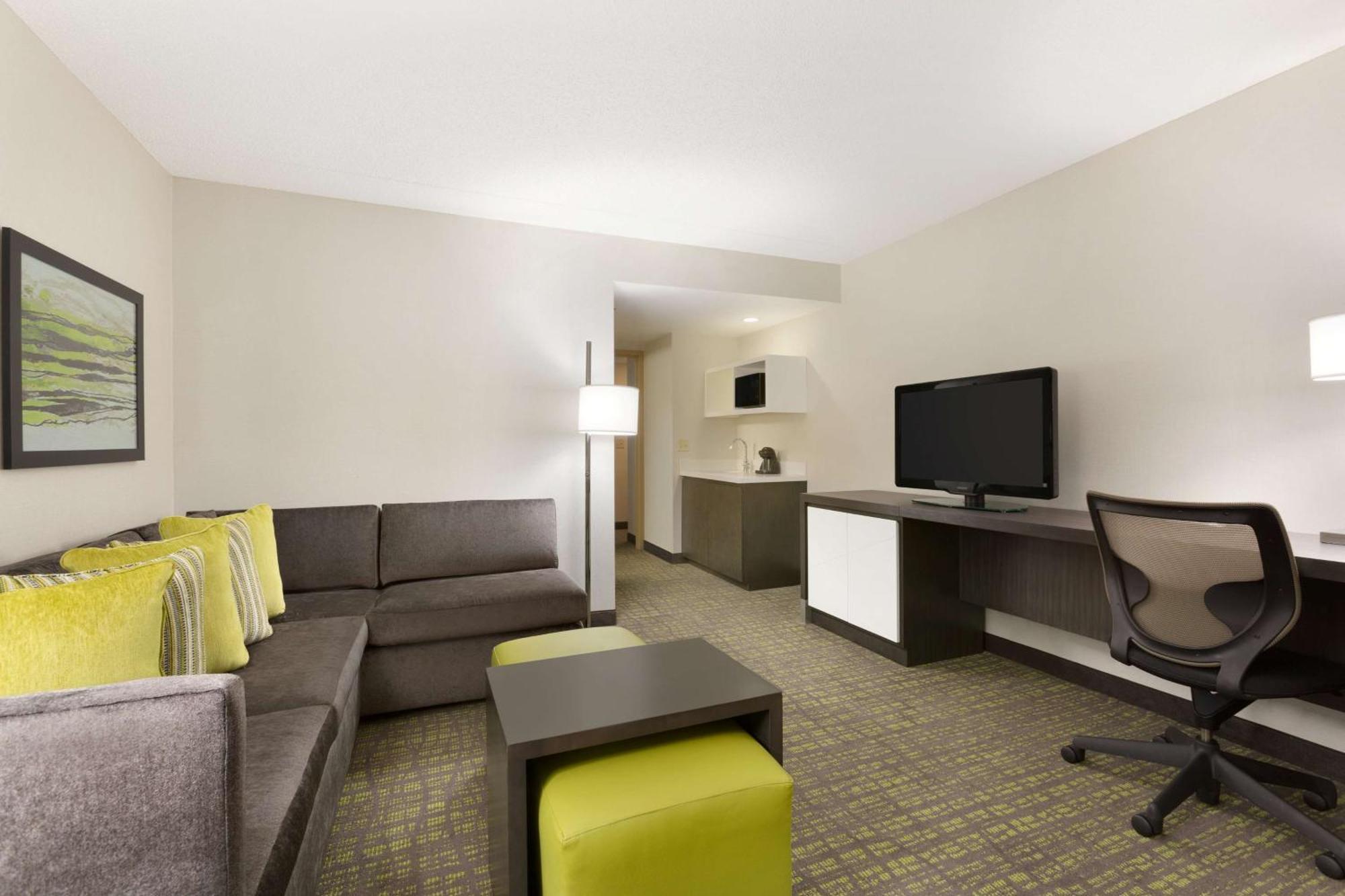 Embassy Suites Newark - Wilmington/South Exterior foto